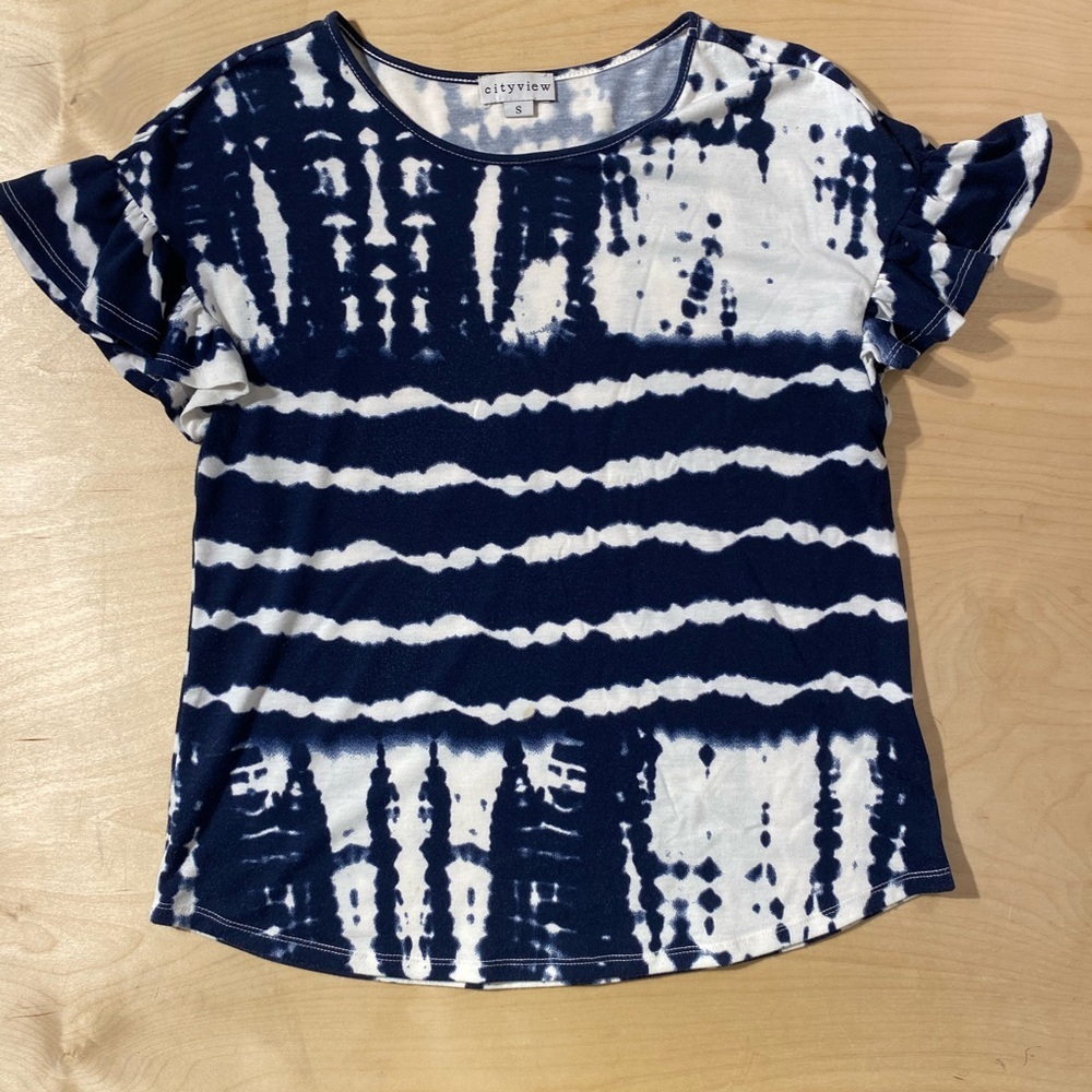 City View Navy and White Tie-Dye Women's Tee Small (QH)